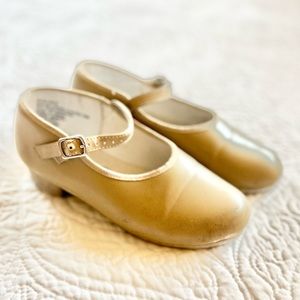 Girls beige tap dance shoes